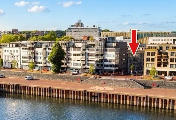 Te koop: Supercentrale locatie op steenworp afstand van de Rijnkade!